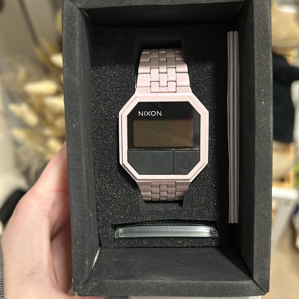 Nixon re run all marre petal watch